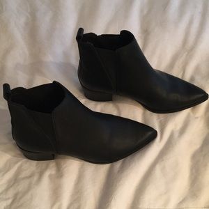 Old Navy black ankle boots Size 8